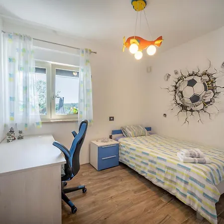 Luen Villa